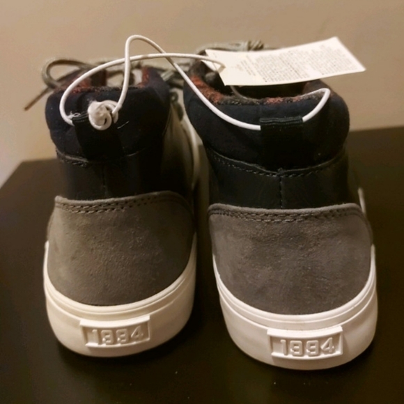 Old Navy Kids US Size 2 - Picture 3 of 5